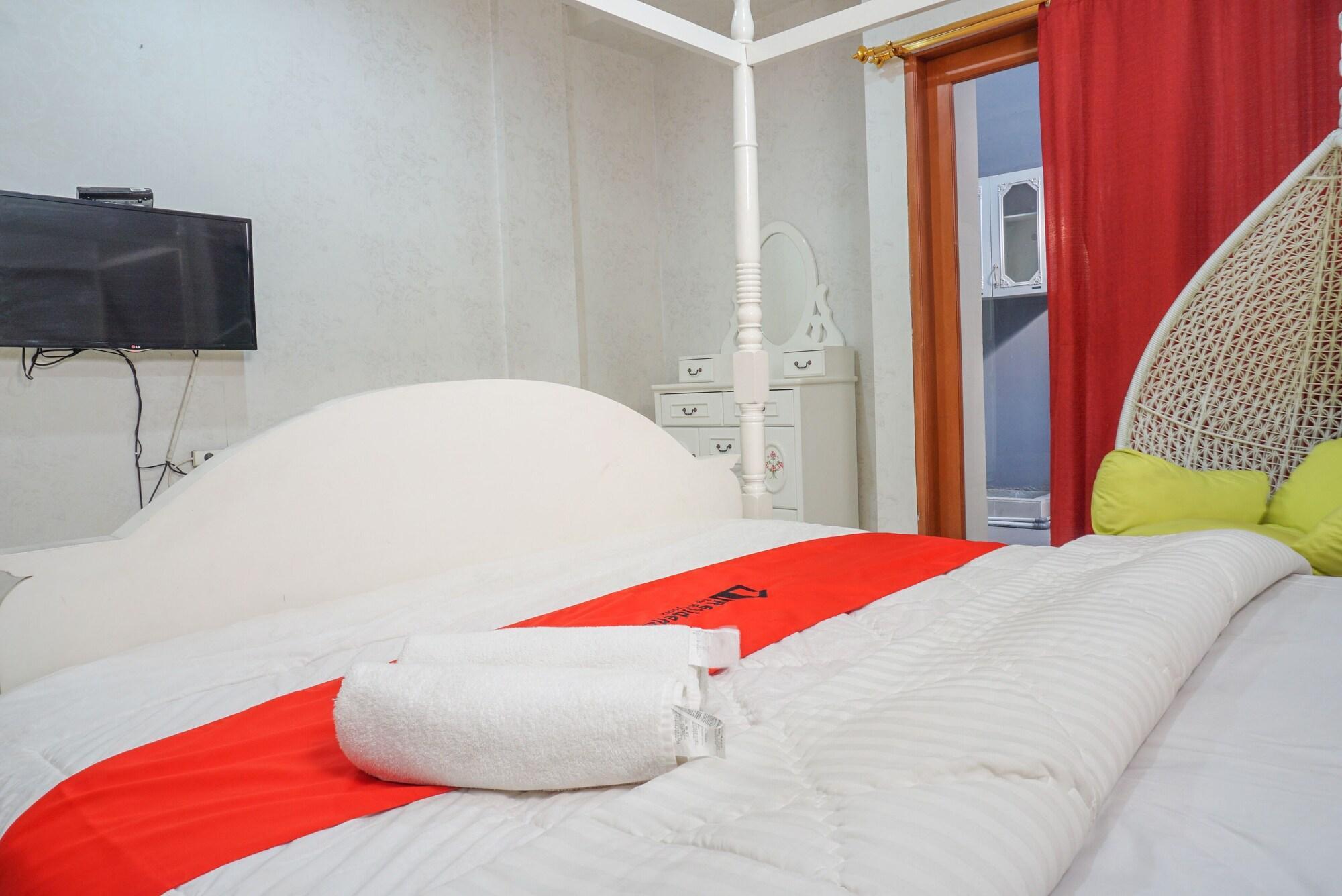 Готель Reddoorz Near Kemang Square Джакарта Екстер'єр фото