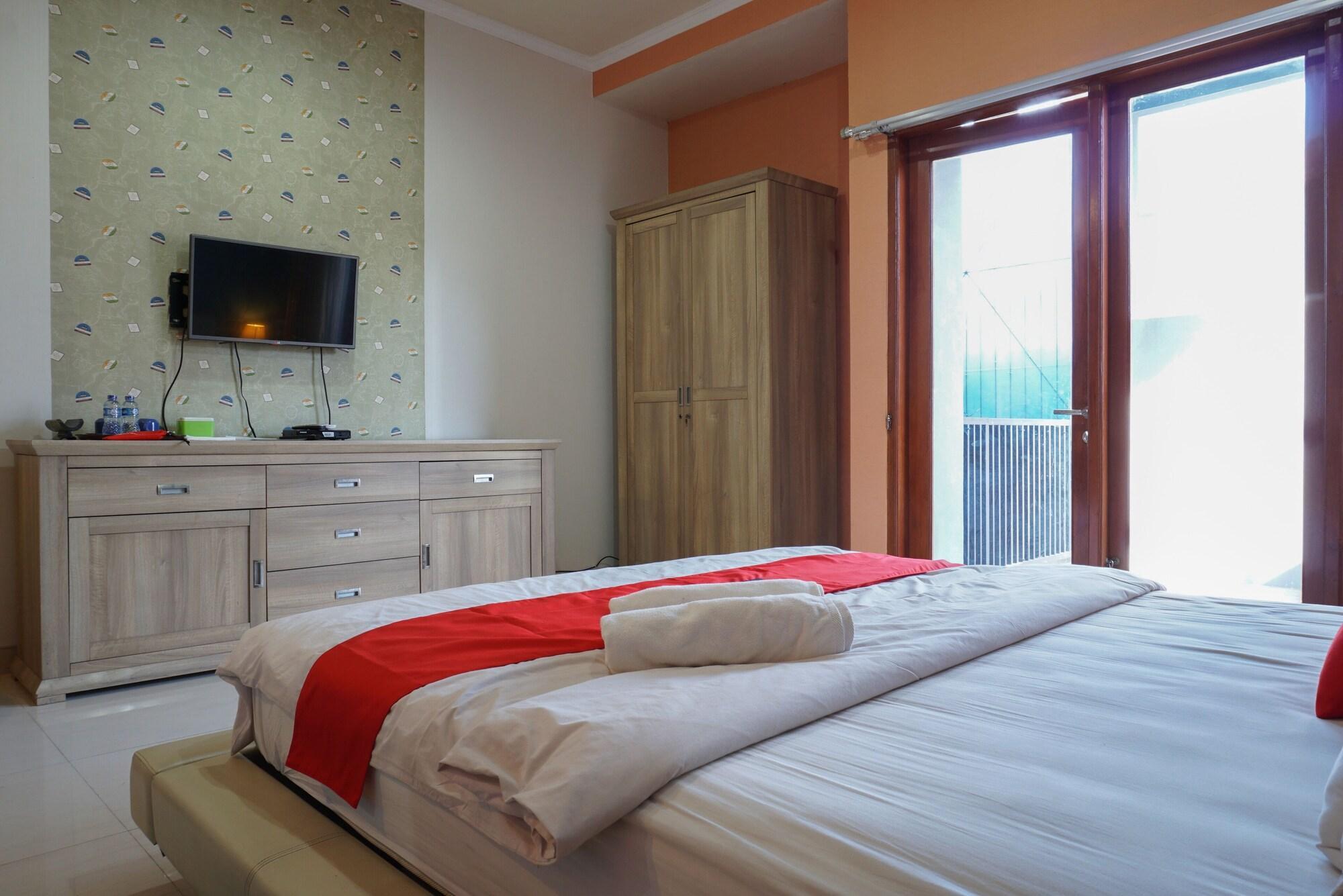 Готель Reddoorz Near Kemang Square Джакарта Екстер'єр фото